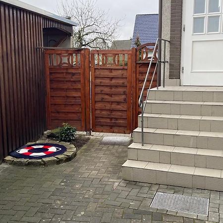Ferienwohnung Mit Warnowblick Росток Екстериор снимка