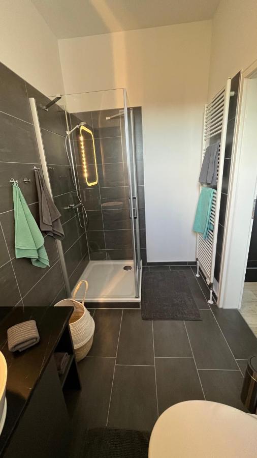 Ferienwohnung Mit Warnowblick Росток Екстериор снимка