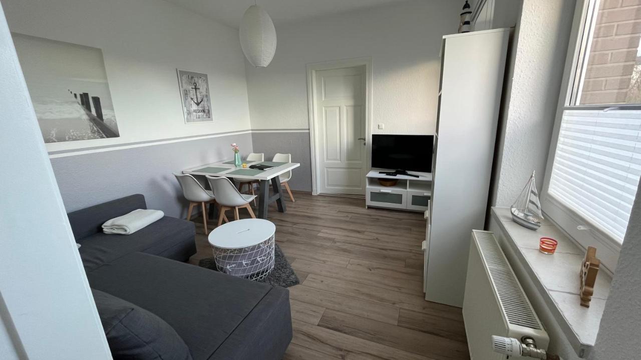 Ferienwohnung Mit Warnowblick Росток Екстериор снимка