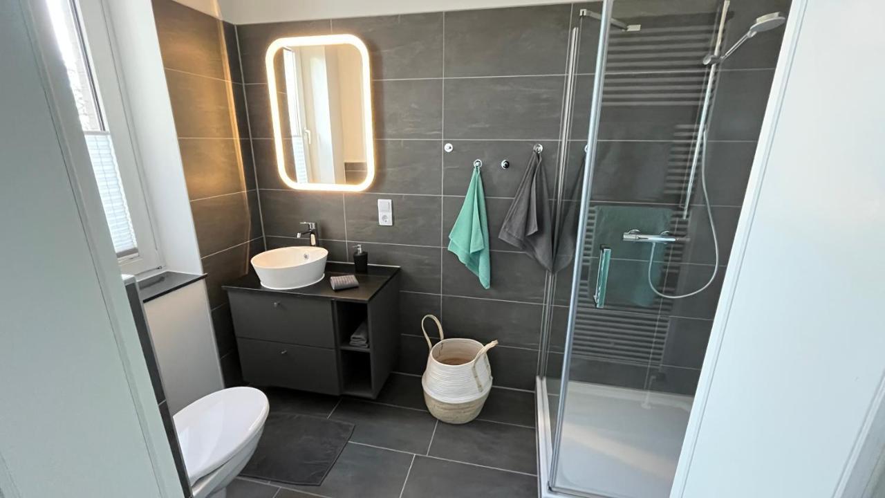 Ferienwohnung Mit Warnowblick Росток Екстериор снимка