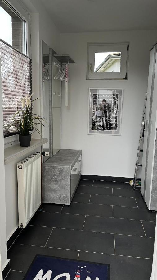 Ferienwohnung Mit Warnowblick Росток Екстериор снимка