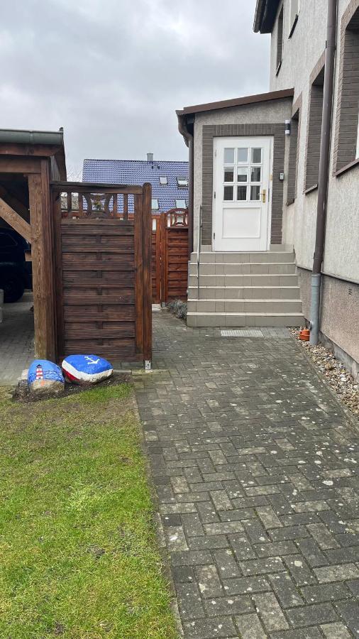 Ferienwohnung Mit Warnowblick Росток Екстериор снимка