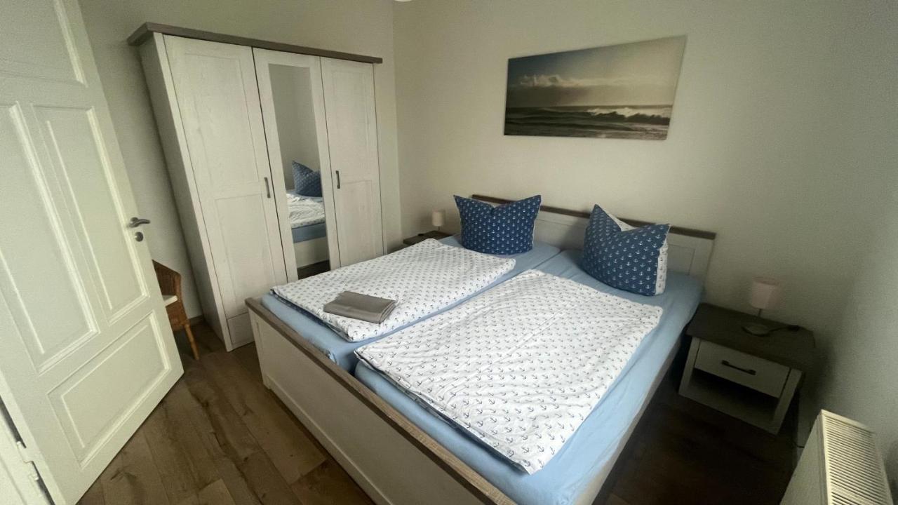 Ferienwohnung Mit Warnowblick Росток Екстериор снимка
